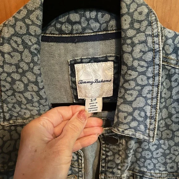 Tommy Bahama Leopard Print Denim Jacket - Picture 2 of 2